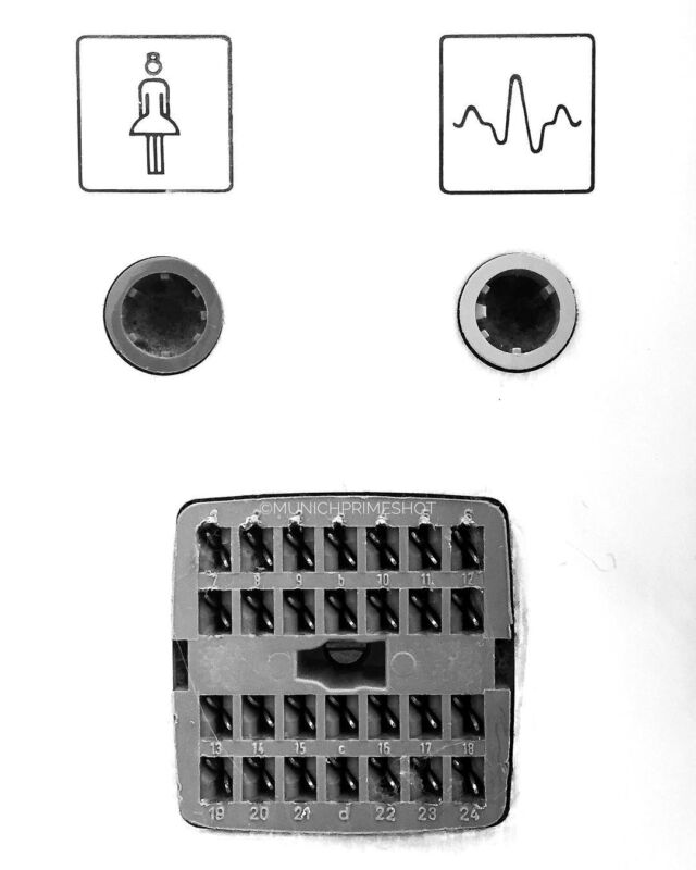 DEAR NURSE, CAN YOU FEEL MY HEARTBEAT? .
.
#münchen #stilllife #nyc #stillleben #nycprimeshot #klinikum #bnw #bnw_life #blackandwhitephotography #september #minimalism #igworldclub #minimalmood #igers #instagram #hospital #sign #photooftheday #minimal #bayern #royalsnappingartists #bnw_captures #blackandwhite #rsa_bnw #rsa_minimal #schwabing #munich #medicine #yourshotphotographer #krankenhaus @munichprimeshot