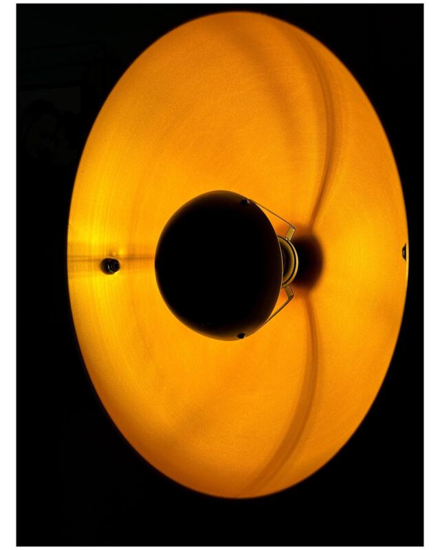 Eine Stehlampe ist mehr als nur ein Möbelstück - sie ist ein Begleiter für gemütliche Stunden, ein leuchtender Punkt in unserem Zuhause und ein Ausdruck des persönlichen Geschmacks und Stils. Egal, ob sie als Leselampe am Sofa oder als dekoratives Element im Flur dient, sie verleiht jedem Raum einen Hauch von Eleganz und verzaubert uns mit ihrem warmen und einladenden Leuchten. ❤️☺️

#interiordesign #interior #innenarchitektur #design #fotomagazin_de #architektur #architecture #architekturmagazin #stillleben #beleuchtungsideen #architecturemagazine #retrolampe #canon #design #raumgestaltung #fotografinmünchen #fotografie #picturemagazine #lampendesign #canondeutschland #fotografieliebe #münchenliebe #munichprimeshot #mundusmag #interiordesignphotography #interiormagazine #stilllife #photography #archilovers #admagazine